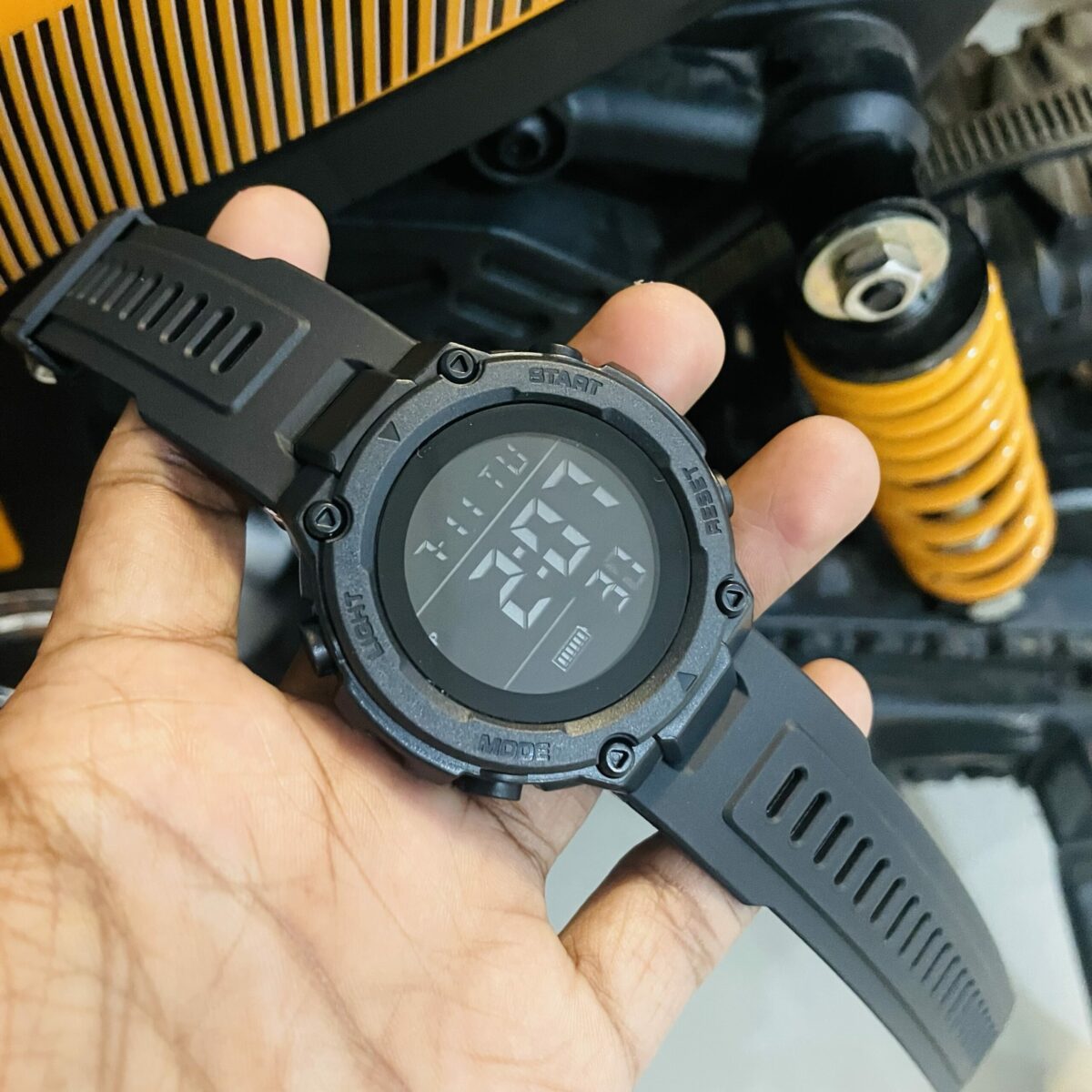 Mens Sports BNMI Waterproof Watch - Image 1